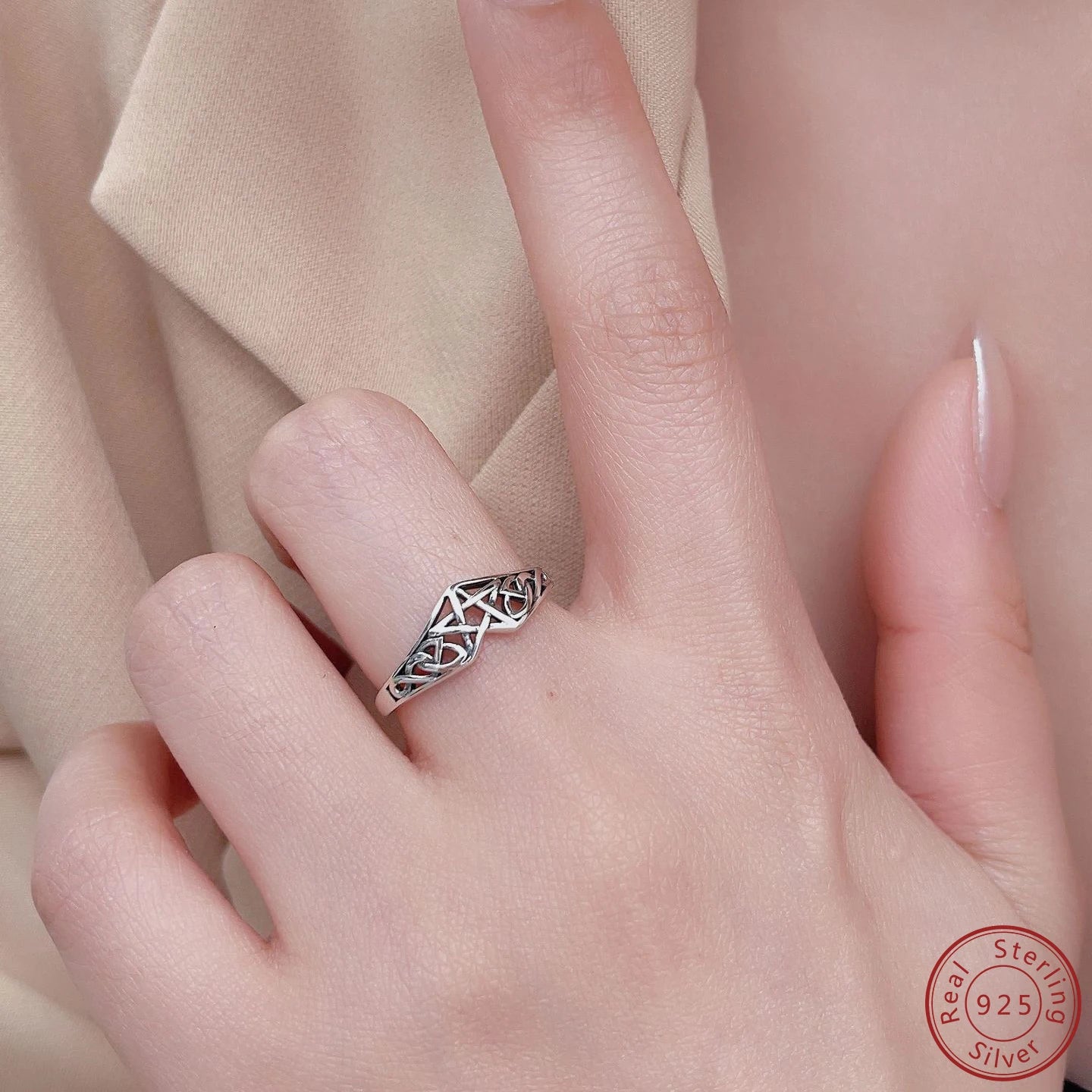 Anillo de Plata 925 – Diseño Estelar & Elegancia Mística