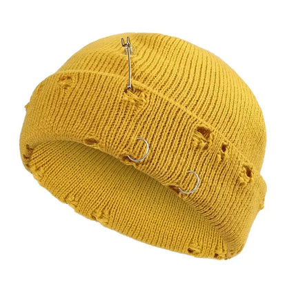 Gorro de Invierno Unisex con Aros Metálicos – Estilo Hip Hop & Urbano