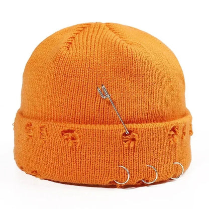 Gorro de Invierno Unisex con Aros Metálicos – Estilo Hip Hop & Urbano