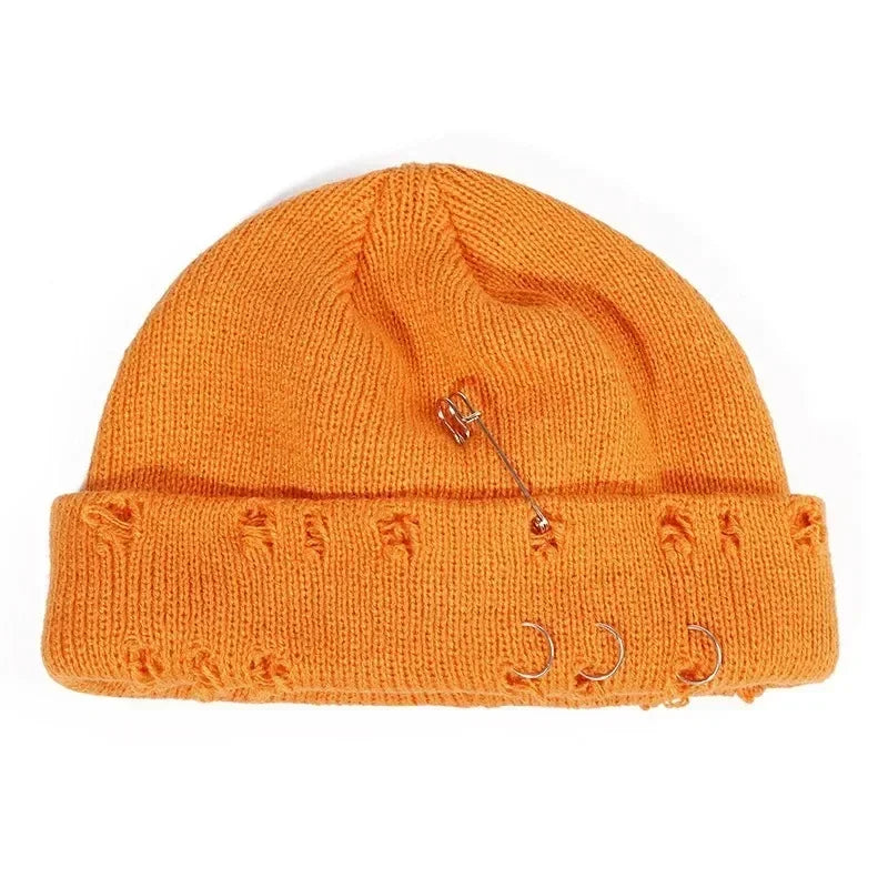 Gorro de Invierno Unisex con Aros Metálicos – Estilo Hip Hop & Urbano